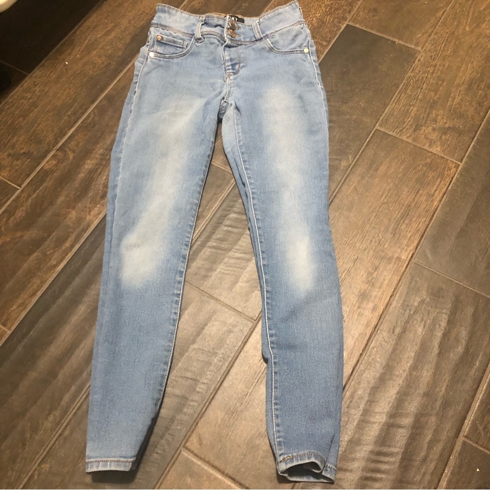 EUC DKNY Stretch Denim Jeans